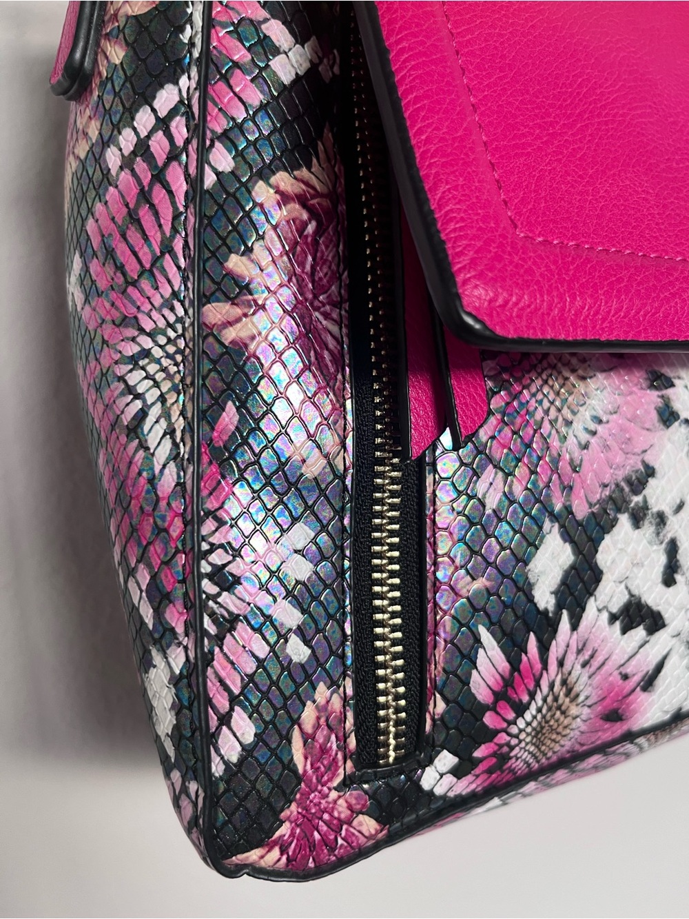 Betsy Johnson Iridescent Snakeskin Satchel - Picture 4 of 8